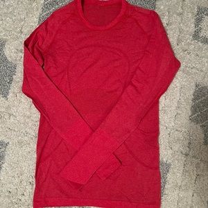 EUC Lululemon size 6 long sleeve Swiftly